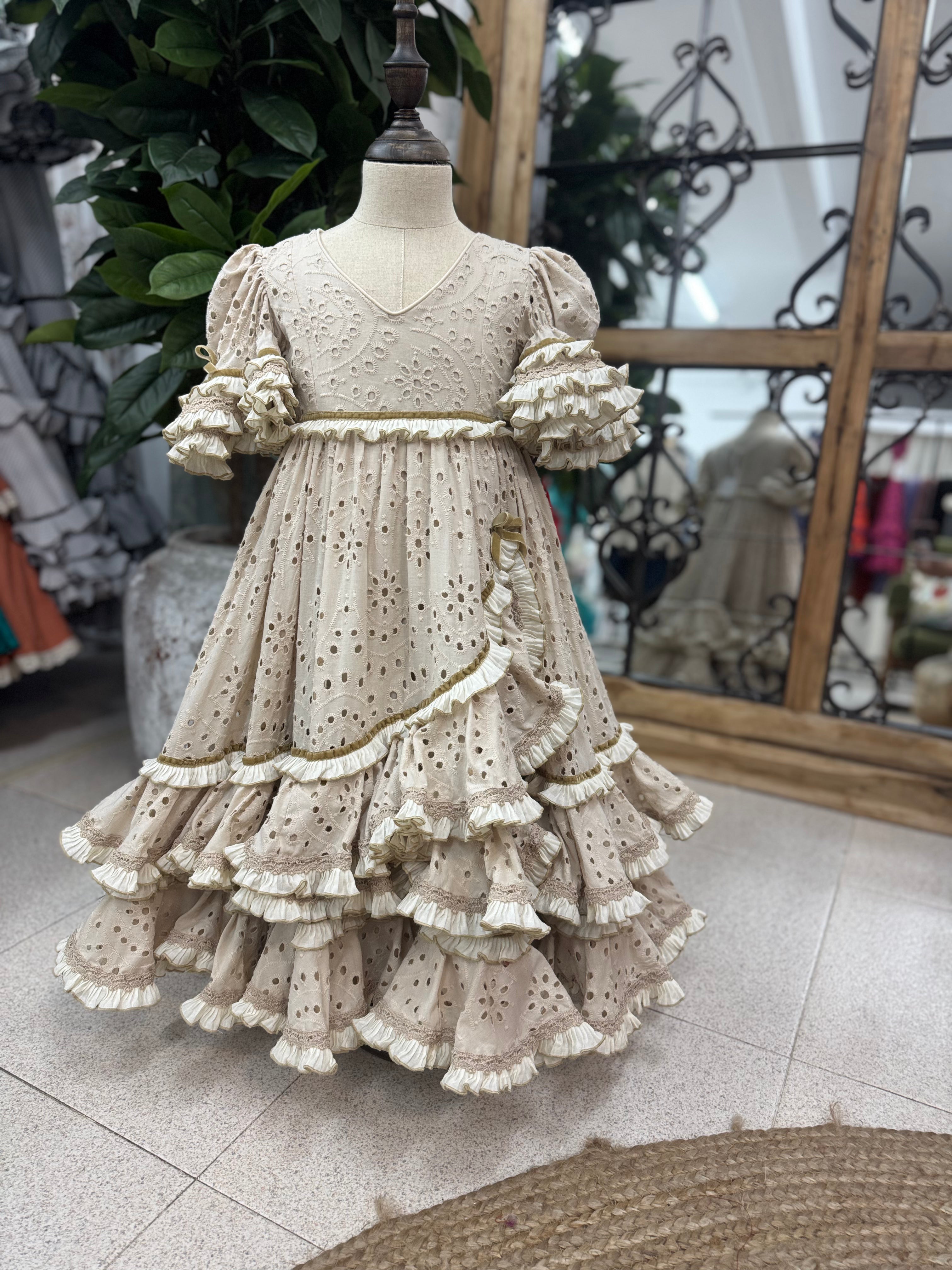 Traje de Flamenca Niña Mod.Rociera T.4