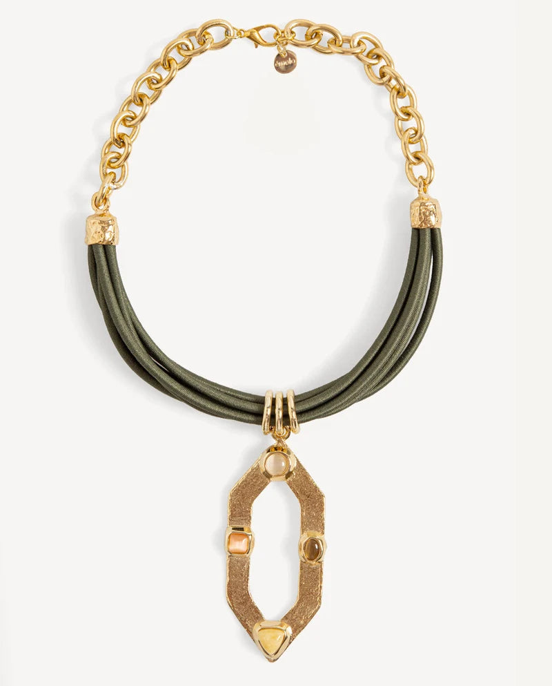 Collar Terrai Corto Émolo