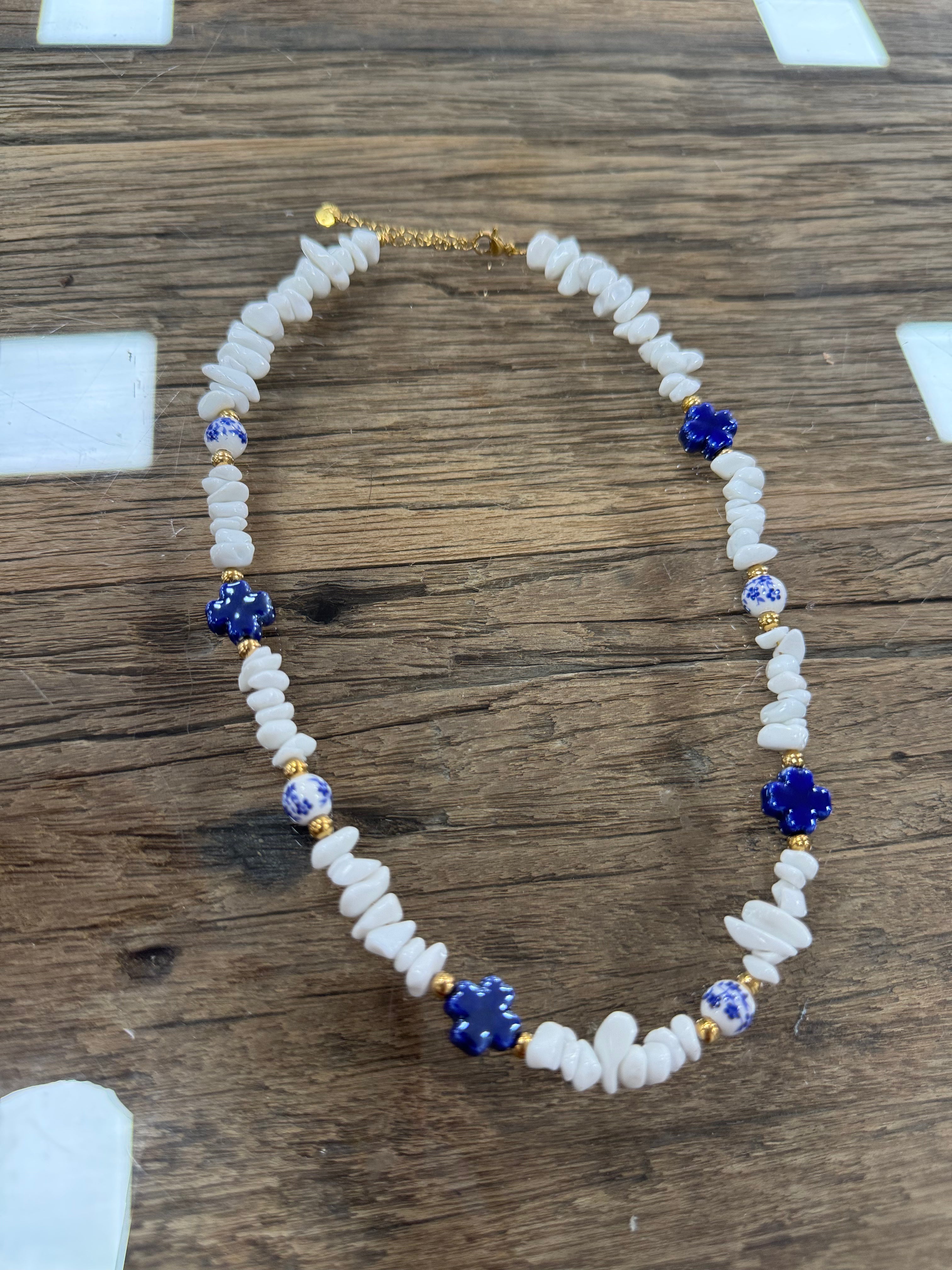 Colgante de Corales Blanco y Azul