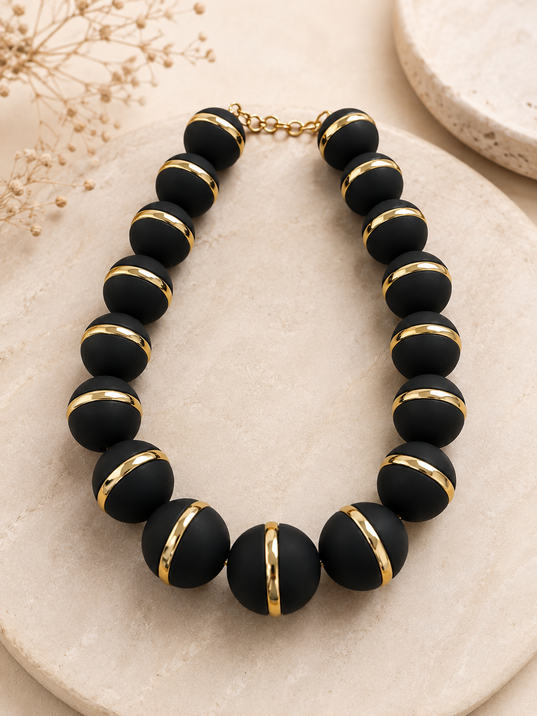 Collar Bolas Rayas Gold Negro
