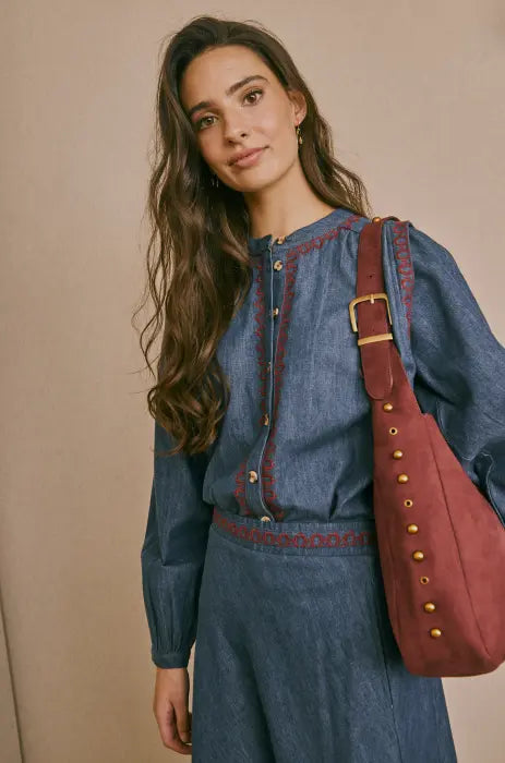 Camisa Denim Bordado Rojo Latido