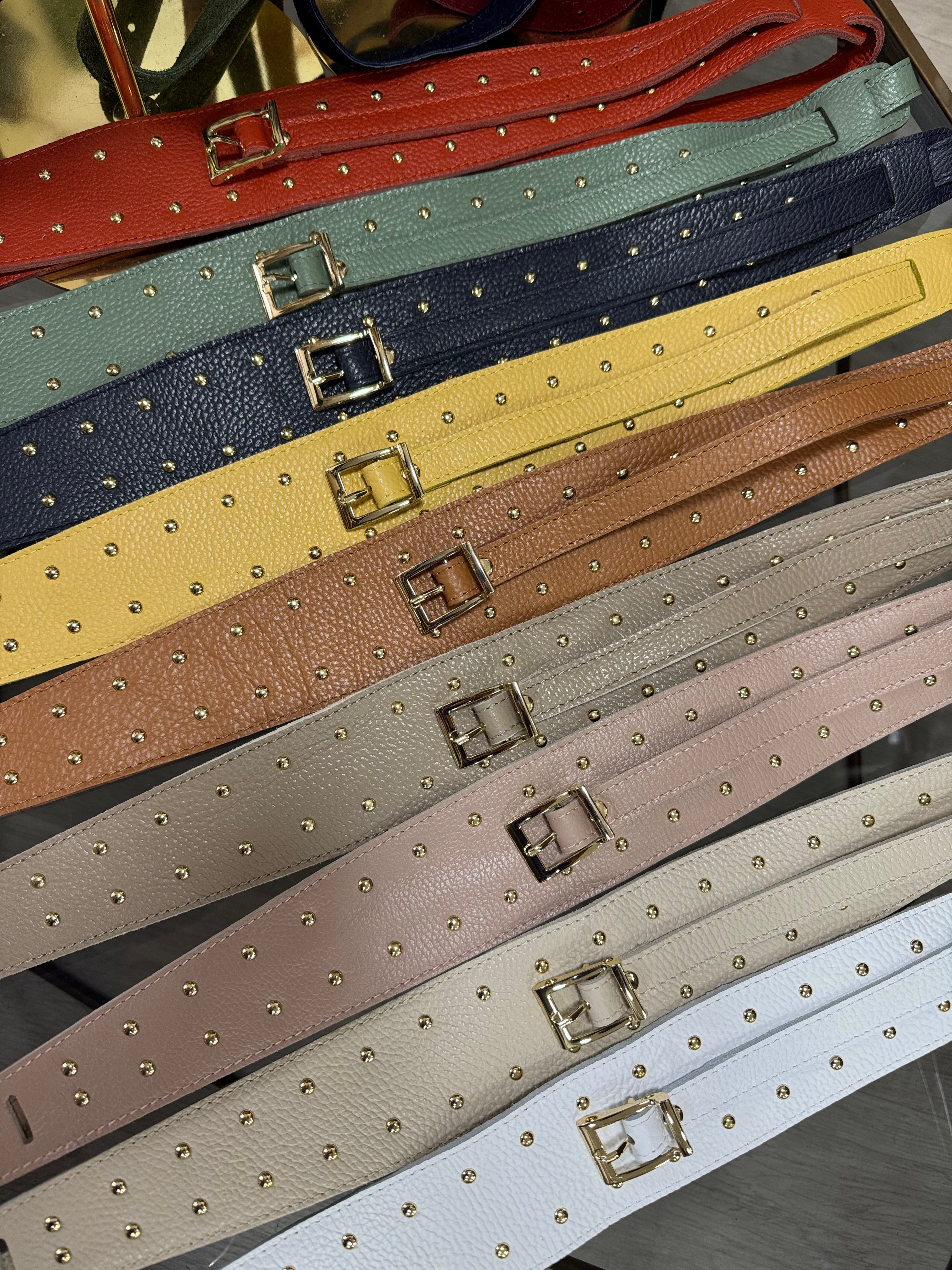 Cinturón de Piel Ante Tachas