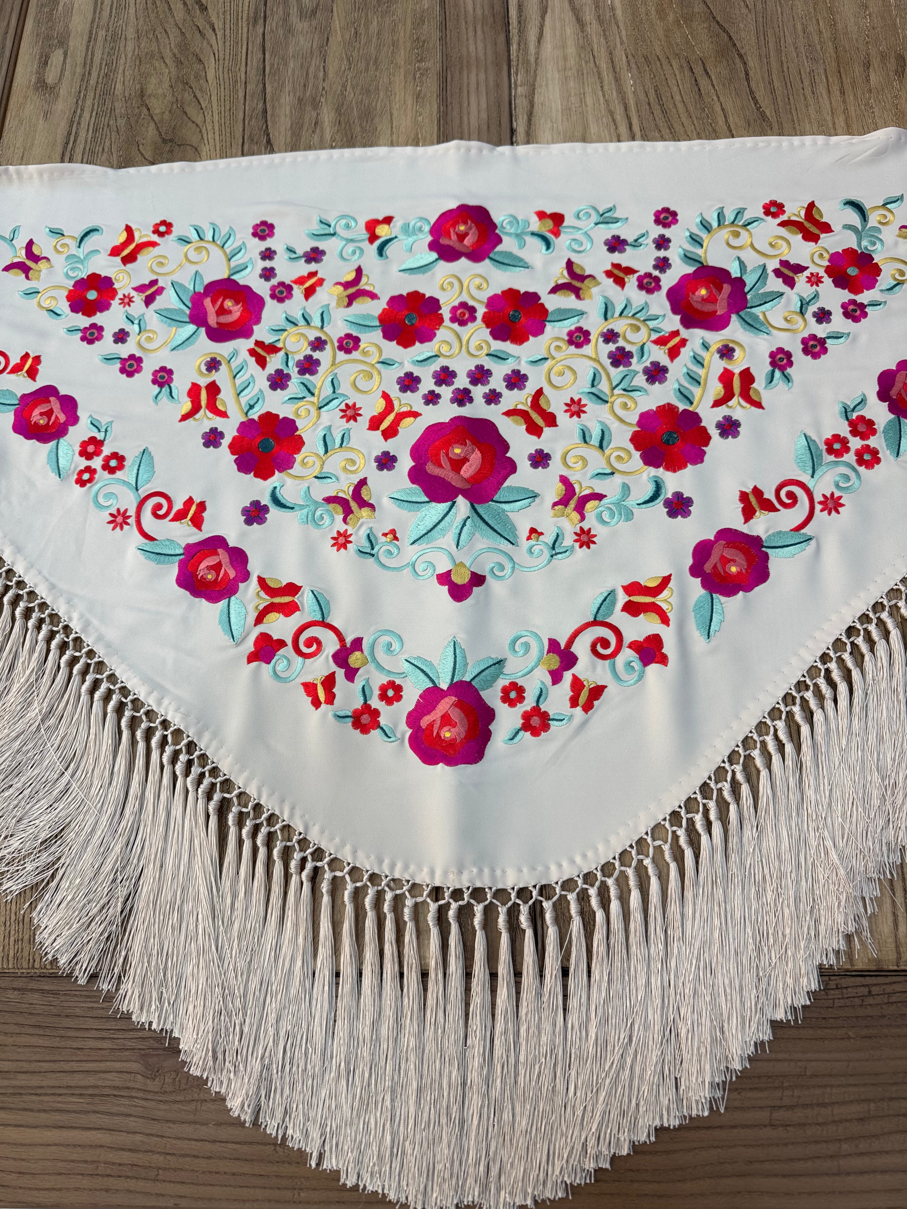 Mantoncillos Bordados en 18 Colores diferentes