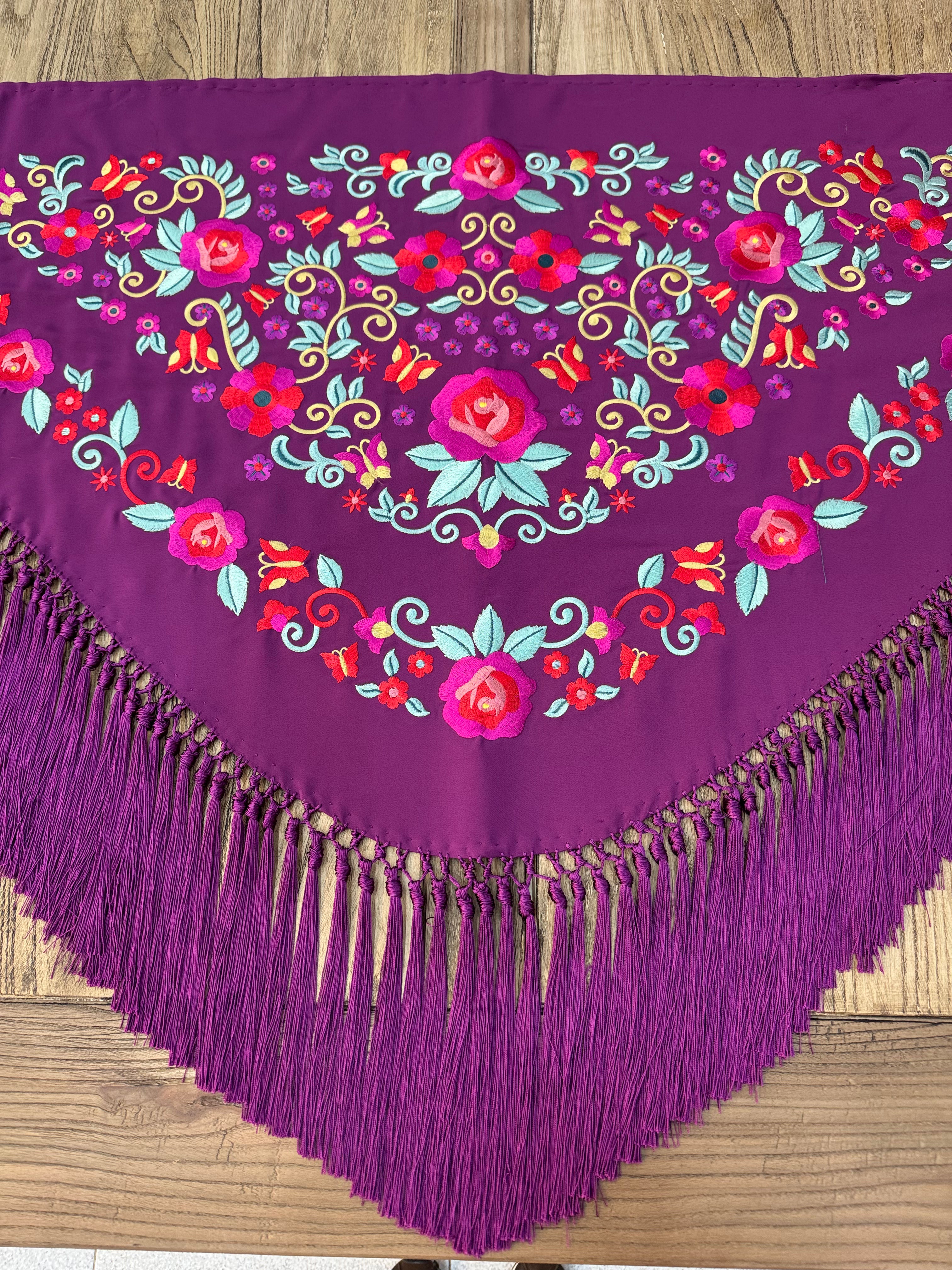 Mantoncillos Bordados en 18 Colores diferentes