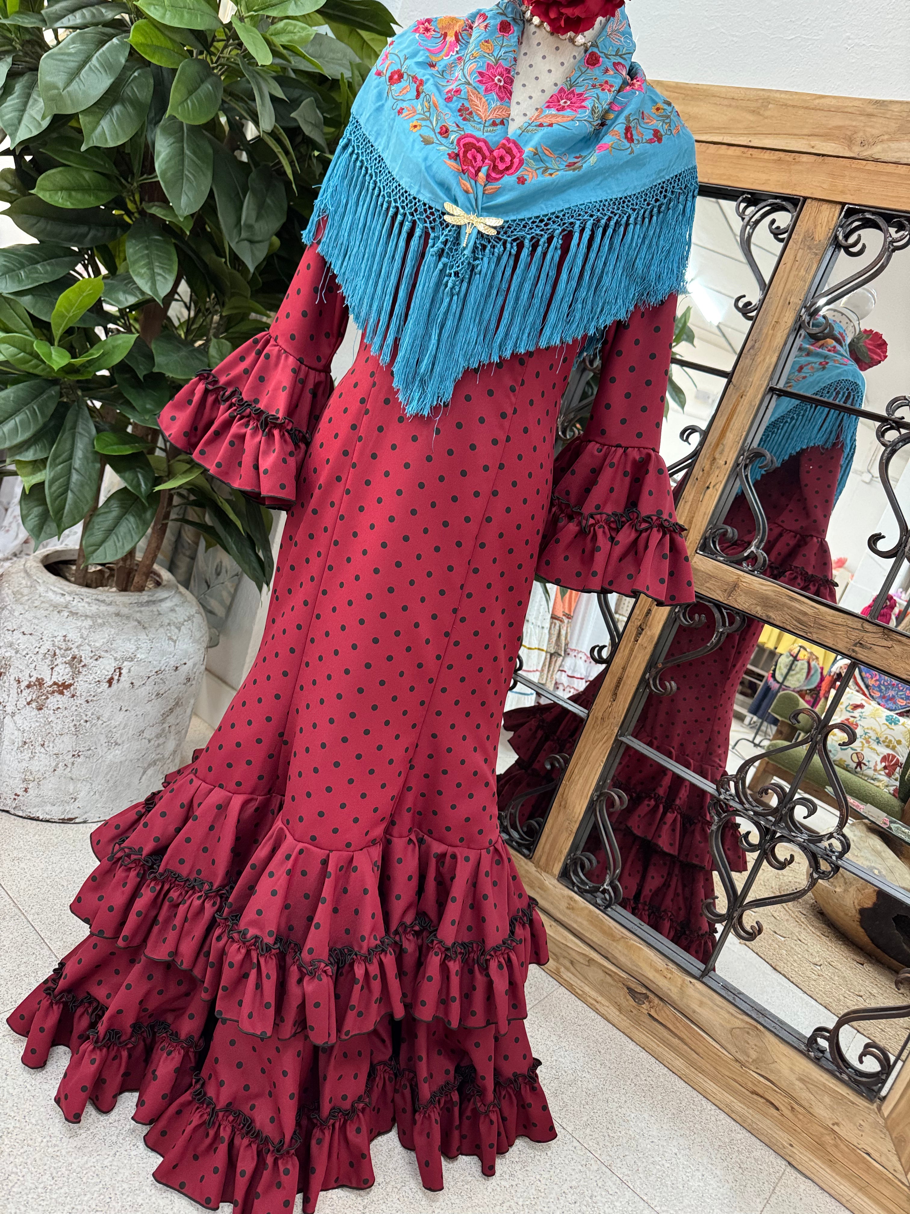 Traje de Flamenca Hinojos Burdeos lunar negro