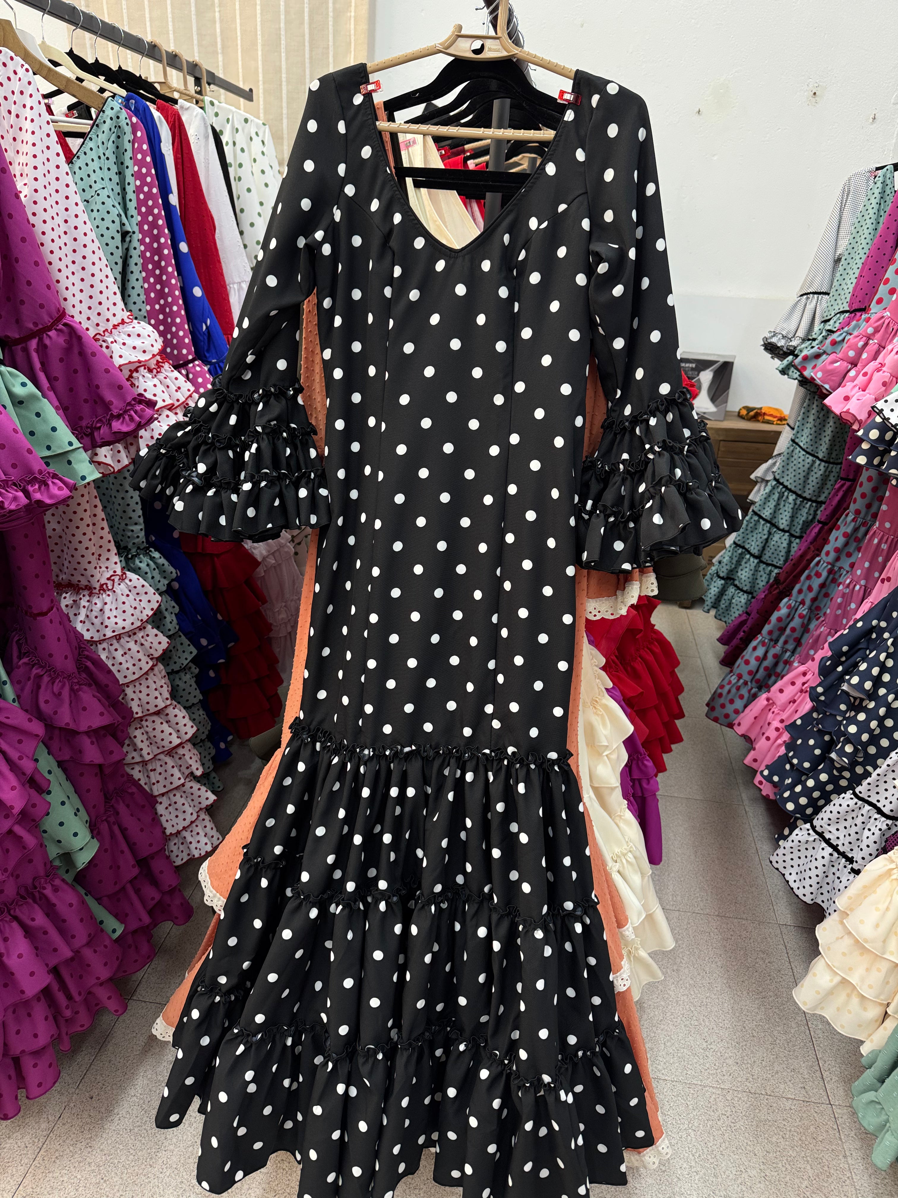 Traje Flamenca Córdoba Negro Lunares