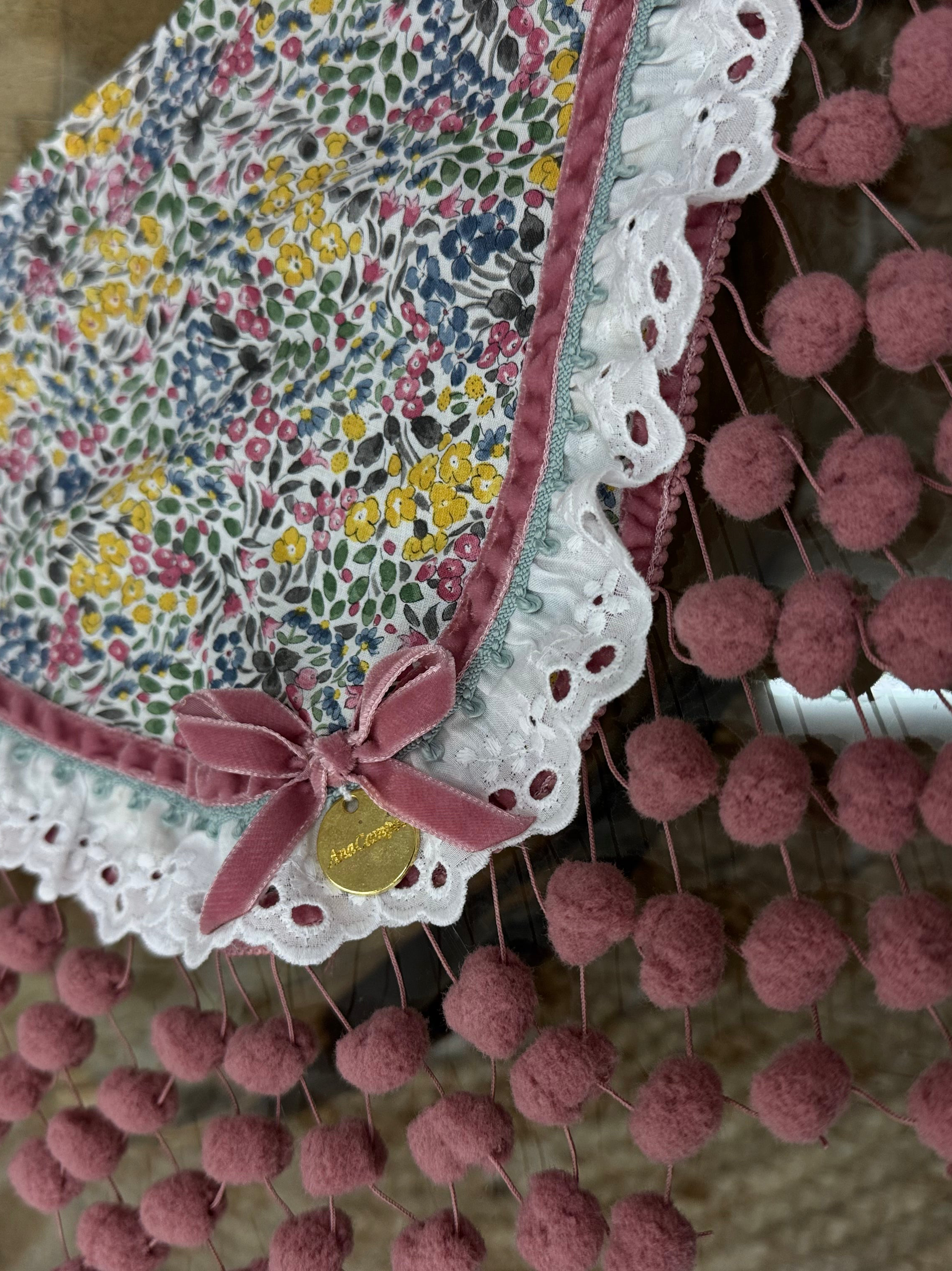 Mantoncillo pico Niña