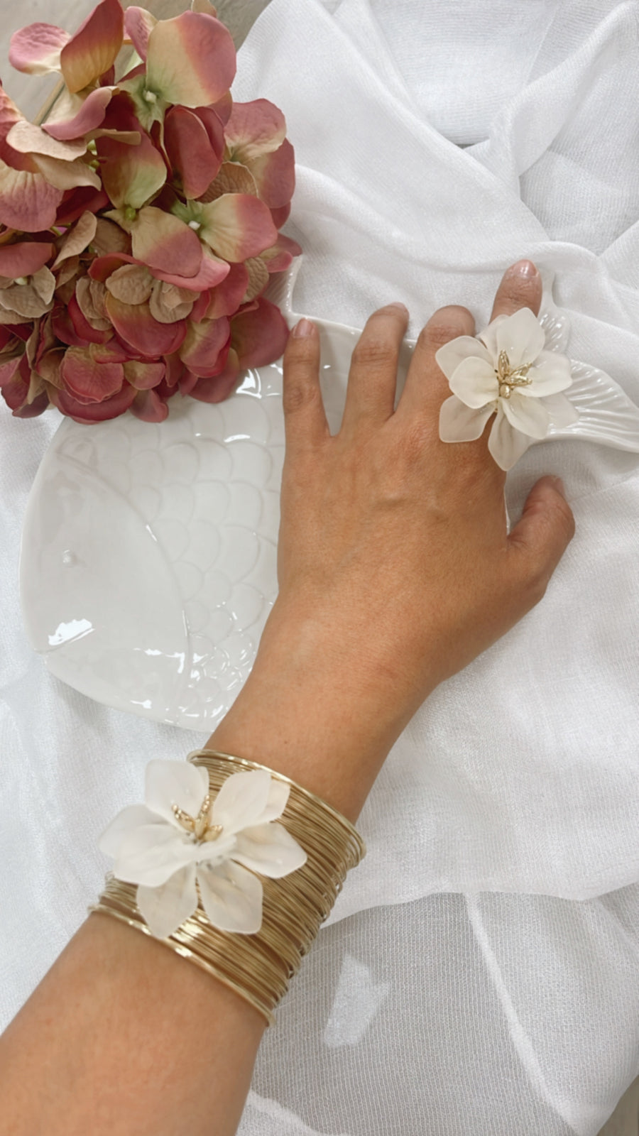 Brazalete Flor Crudo