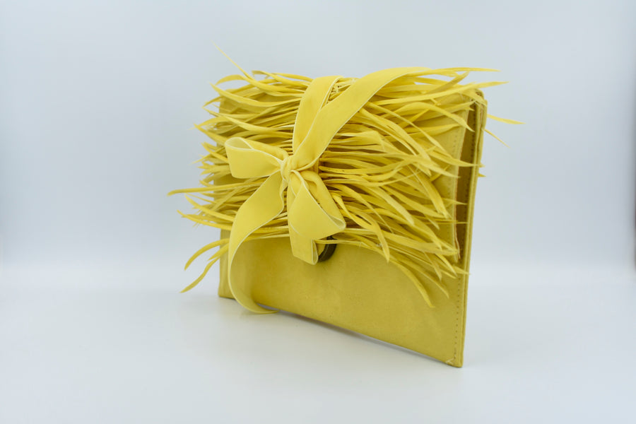 Cartera Plana Lazo Amarillo